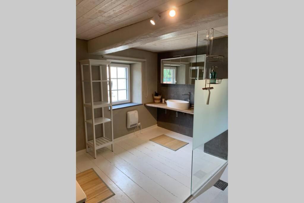 Au Bord Du Ny Villa Hotton Ngoại thất bức ảnh