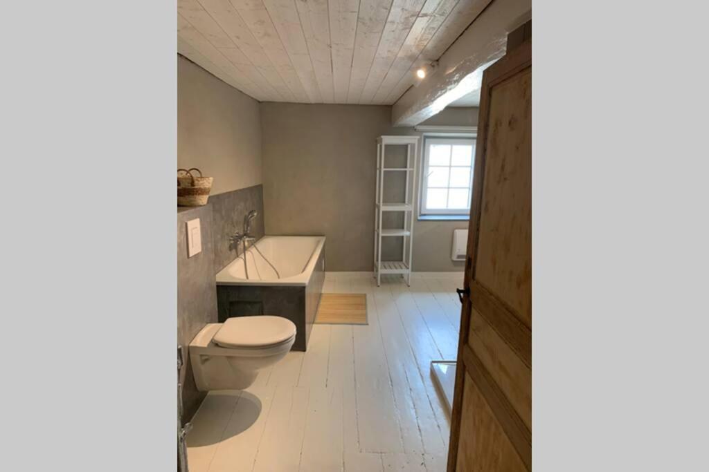 Au Bord Du Ny Villa Hotton Ngoại thất bức ảnh